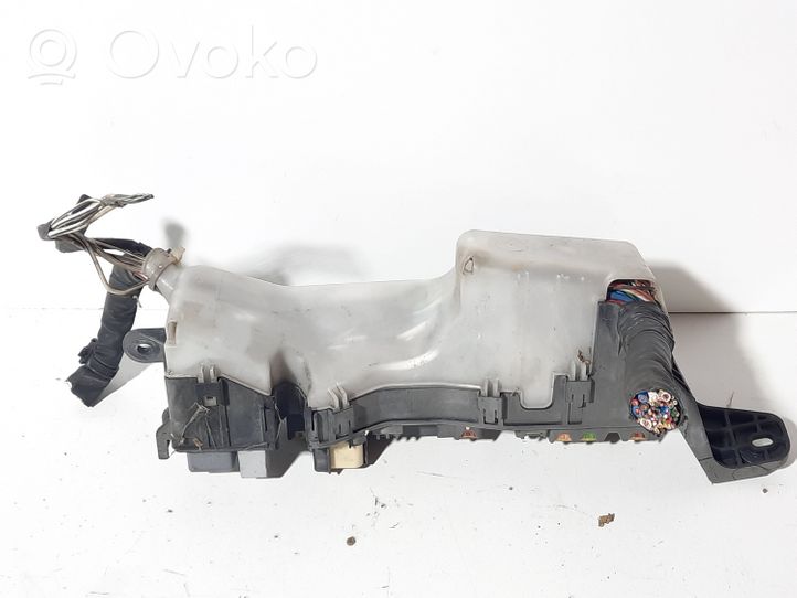 Toyota Avensis T250 Module de fusibles 0