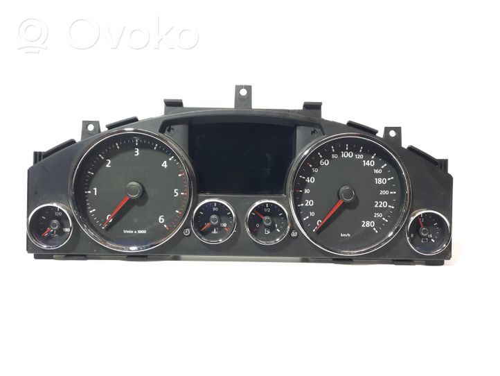 Volkswagen Touareg I Speedometer (instrument cluster) 0263671114