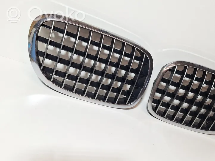 BMW 7 F01 F02 F03 F04 Maskownica / Grill / Atrapa górna chłodnicy 51137203198