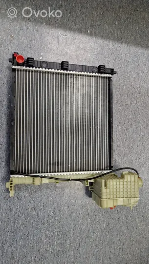 Mercedes-Benz Vito Viano W638 Dzesēšanas šķidruma radiators 6385013001