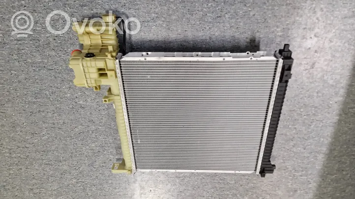 Mercedes-Benz Vito Viano W638 Radiateur de refroidissement 6385012001