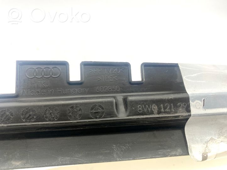 Audi A4 S4 B9 8W Wlot / Kanał powietrza intercoolera 8W0121292C