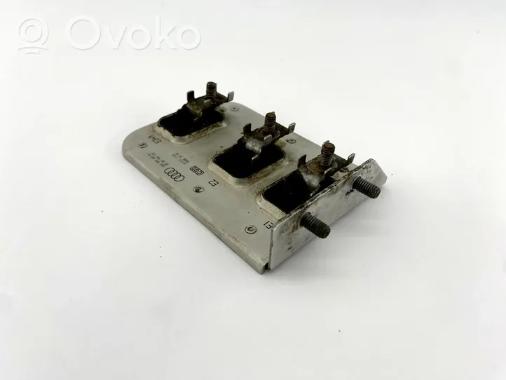 Audi A6 S6 C5 4B Coolant fan relay 8D0959493A