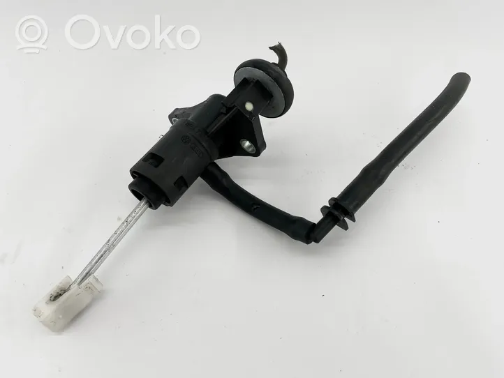 Audi A4 S4 B7 8E 8H Clutch master cylinder 8e1721401a