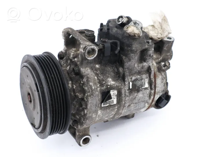 Audi A5 8T 8F Ilmastointilaitteen kompressorin pumppu (A/C) 8K0260805J