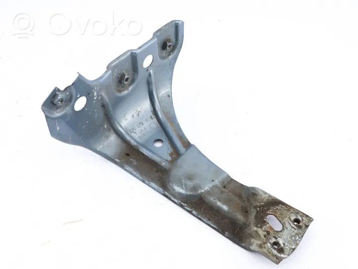 Volkswagen PASSAT CC Supporto di montaggio del parafango 3C8821142