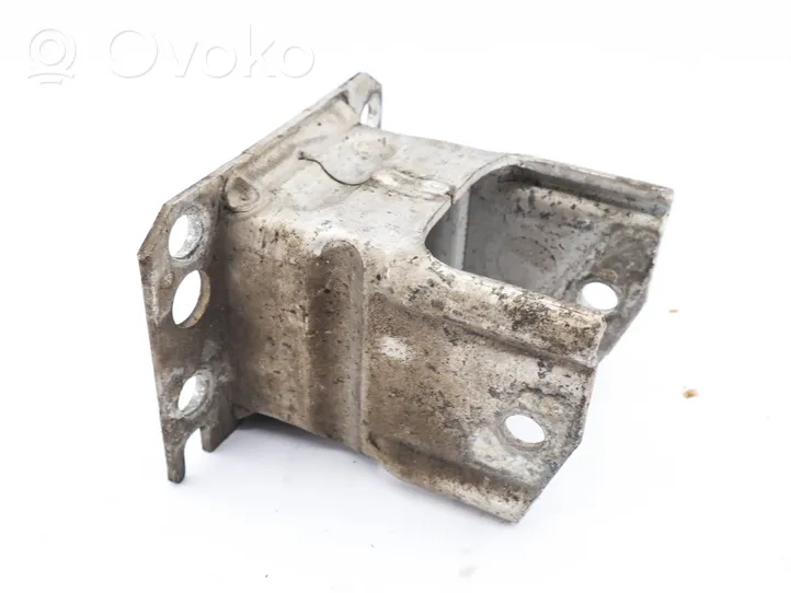 Audi A8 S8 D3 4E Support de montage de pare-chocs avant 4E0807115