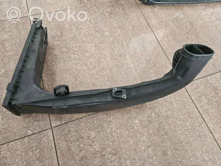 BMW X6 E71 Oro filtras 13718508199