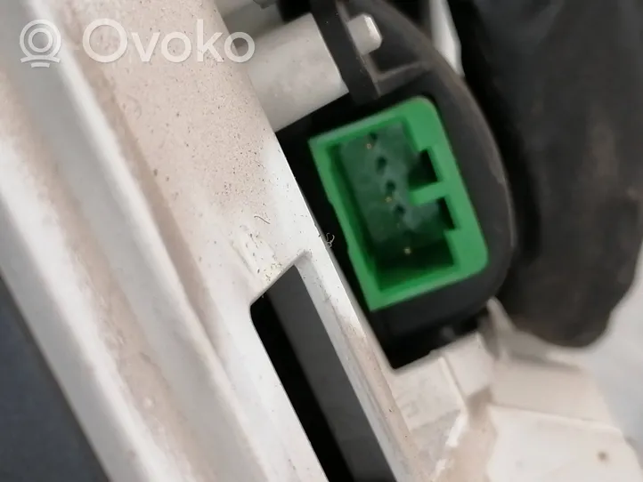 Volvo V50 Speedometer (instrument cluster) 8697035