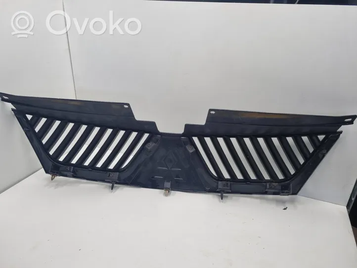 Mitsubishi Outlander Atrapa chłodnicy / Grill 7450A038