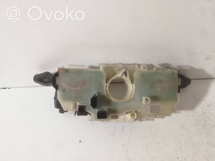 Renault Laguna III Leva/interruttore dell’indicatore di direzione e tergicristallo 255670001R