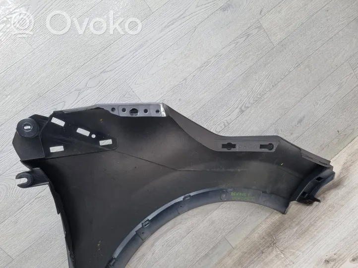 Renault Captur Błotnik przedni 631018998R