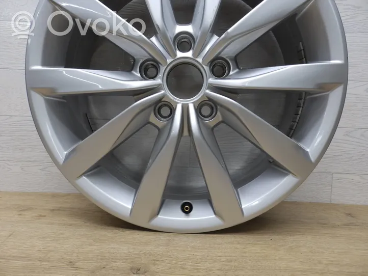 Volkswagen Golf VII Обод (ободья) колеса из легкого сплава R 17 5G0601025K