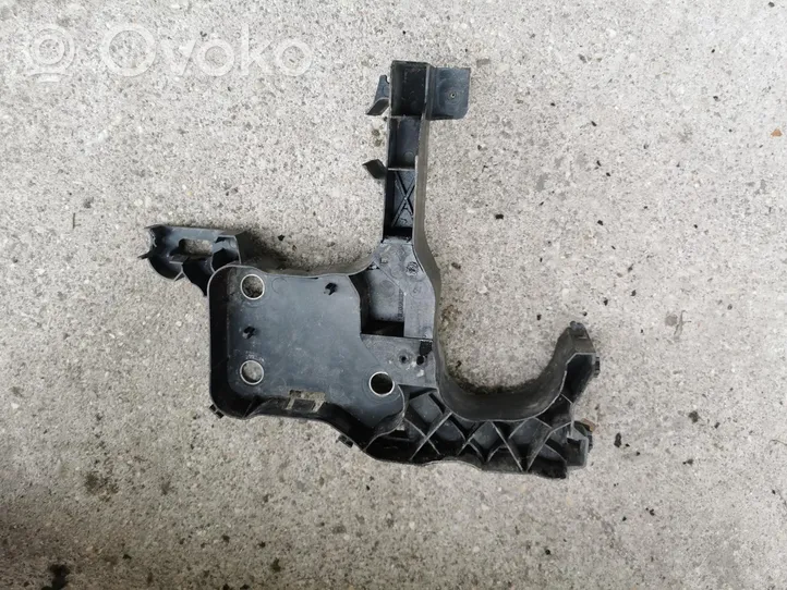 Renault Kangoo II Support de montage de pare-chocs avant 8200137496