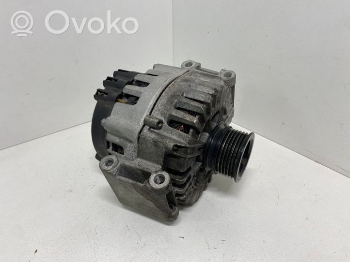 Mercedes-Benz E C207 W207 Generatore/alternatore A0009061722