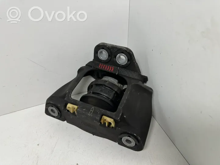 Volvo XC90 Engine mount bracket 31330588