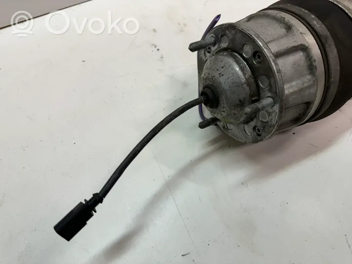 Volkswagen Touareg II Ammortizzatore anteriore con sospensione pneumatica 7P6616039M