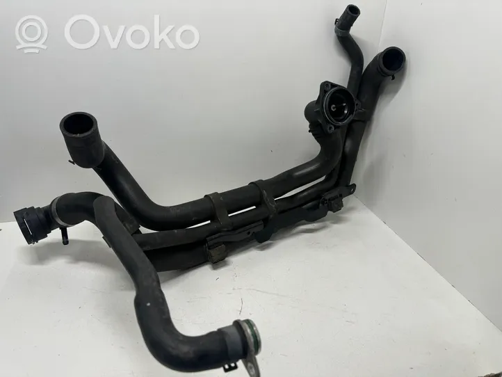 Volkswagen Touareg II Tubo flessibile del liquido di raffreddamento del motore 7P6122291F