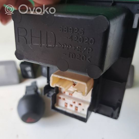 Toyota RAV 4 (XA30) Kit interrupteurs 42020