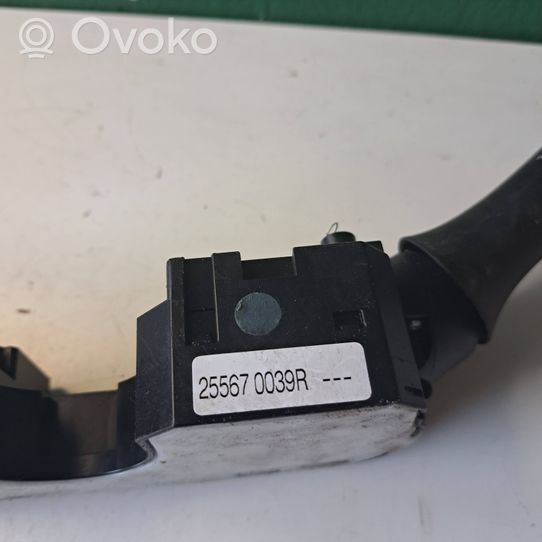 Renault Fluence Interruptor/palanca de limpiador de luz de giro 255670039R