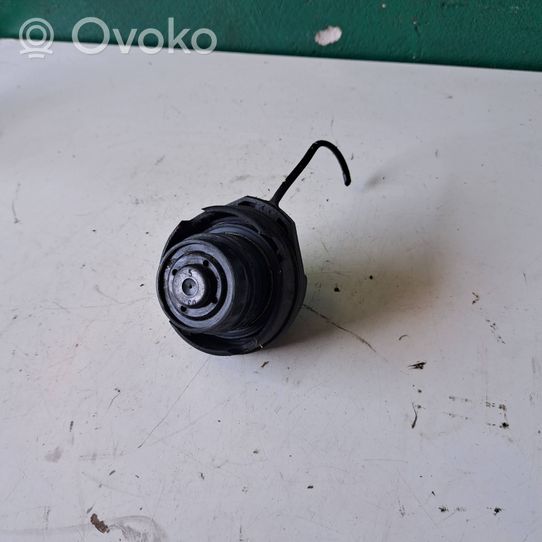 Audi A4 S4 B6 8E 8H Tappo del serbatoio del carburante 0S81