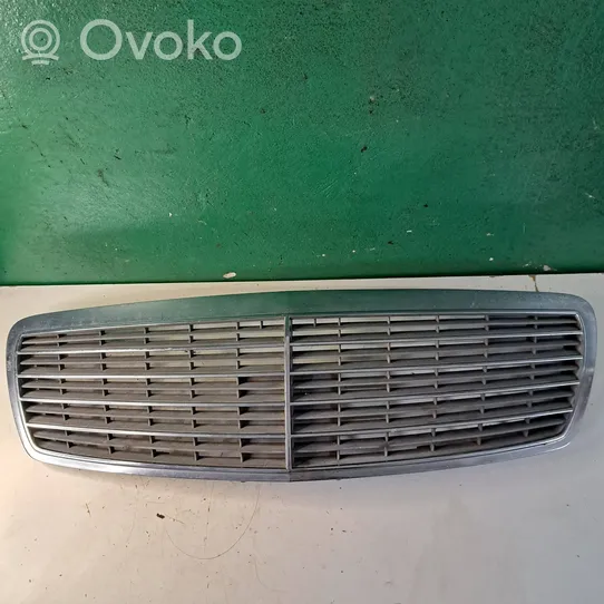 Mercedes-Benz E W211 Maskownica / Grill / Atrapa górna chłodnicy A2118800283