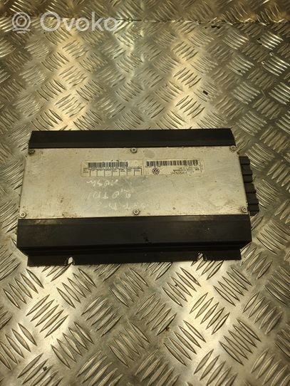 Volkswagen PASSAT B6 Amplificateur de son 3C0035456D