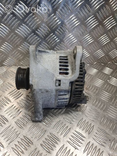 Volkswagen PASSAT B5 Generatore/alternatore 25418956