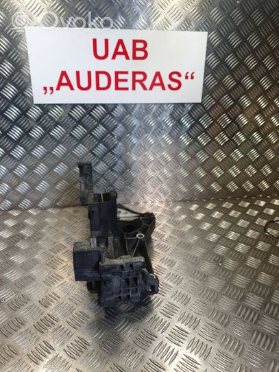 Audi A3 S3 8L Supporto della pompa del carburante 038903143H