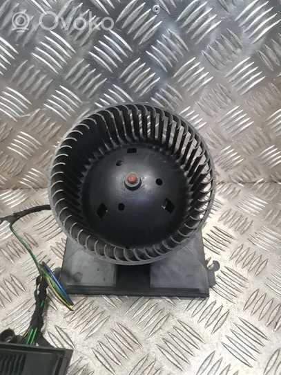 Volkswagen PASSAT B5 Heater fan/blower 8D1819021A