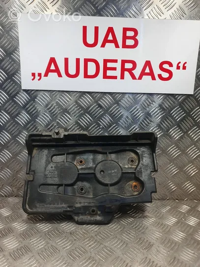 Volkswagen Bora Vassoio scatola della batteria 1J0915333B