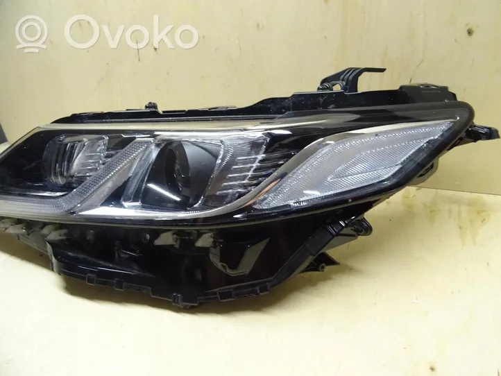 Toyota Camry Lampa przednia 81150-33G00