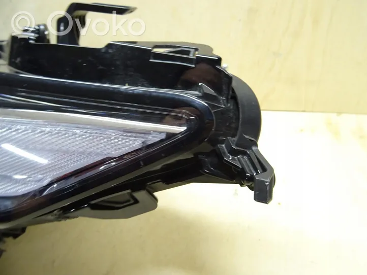 Toyota Camry Lampa przednia 81150-33G00