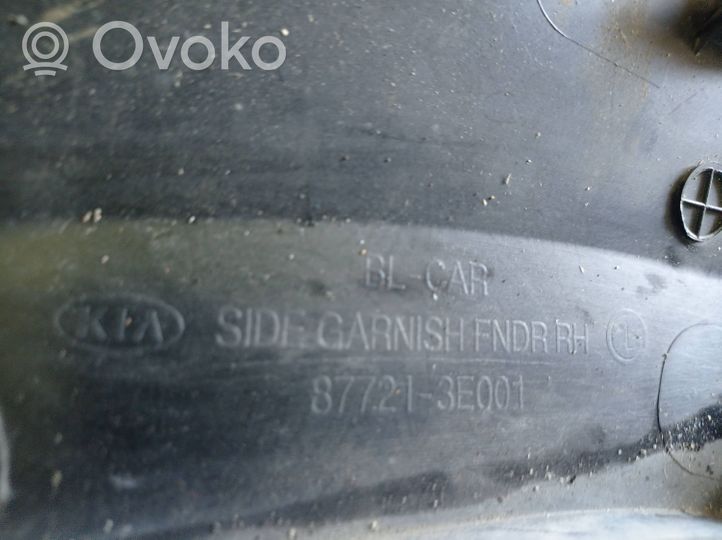 KIA Sorento Listwa / Nakładka na błotnik przedni 877213E001