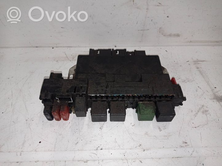 Mercedes-Benz S W220 Module de fusibles A0275454532