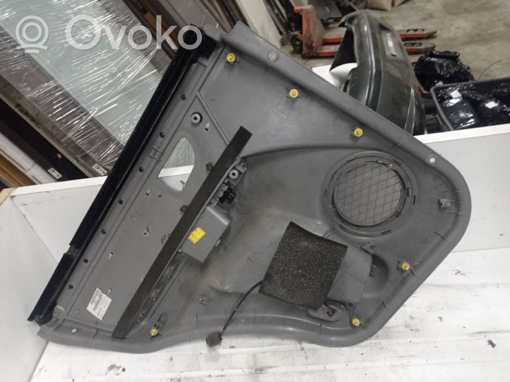 KIA Sorento Rivestimento del pannello della portiera posteriore 833023E070J2