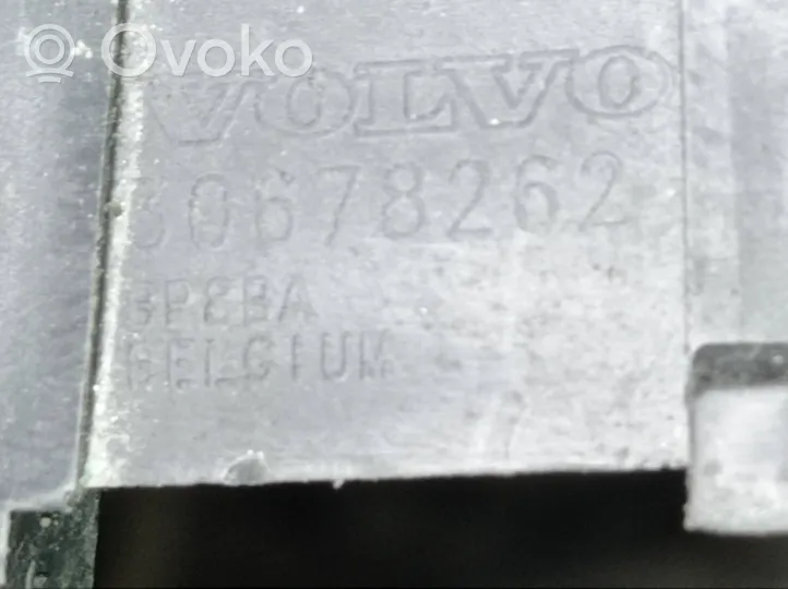 Volvo V50 Priekšējā luktura turētājs 30678262