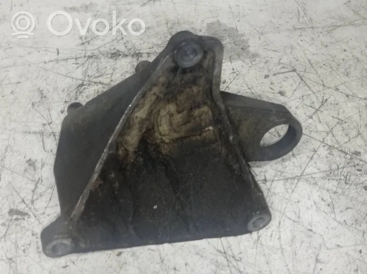 Audi A4 S4 B5 8D Engine mounting bracket 8D0399114S