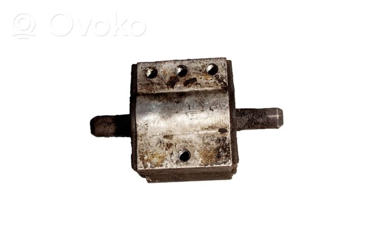 Mercedes-Benz E W211 Supporto della scatola del cambio A212240