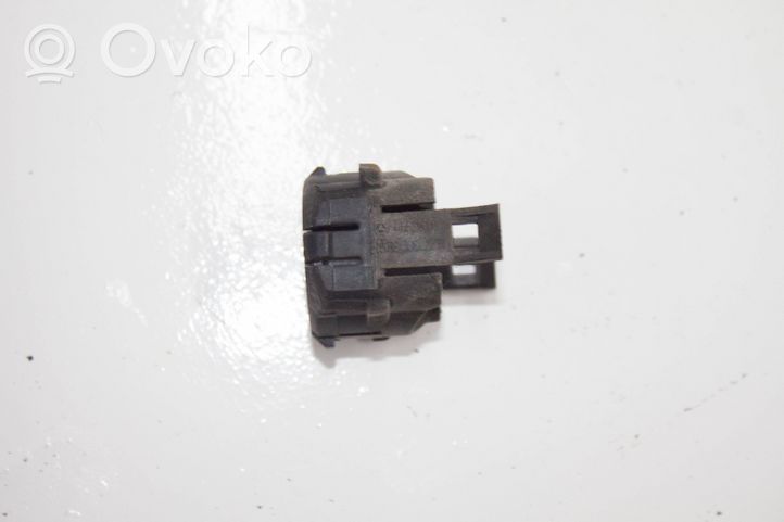 Mercedes-Benz CLC CL203 Supporto anteriore per il sensore di parcheggio (PDC) A1688850067