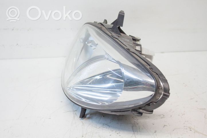 Mercedes-Benz Vito Viano W639 Lampa przednia 24670300