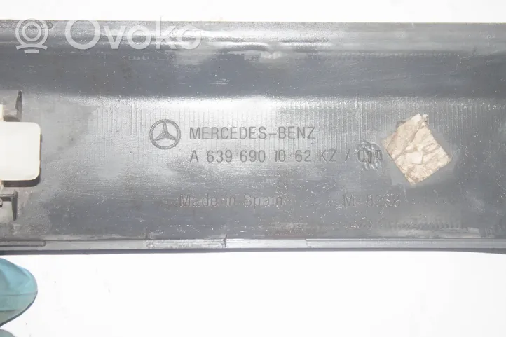 Mercedes-Benz Vito Viano W639 Liukuoven lista (muoto) A6396901062