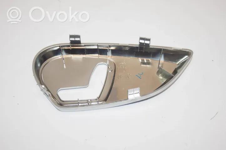 Mercedes-Benz R W251 Cornice di rivestimento della regolazione del sedile della portiera anteriore 313206