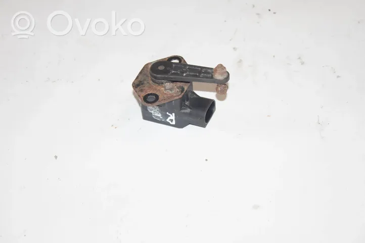 Mercedes-Benz R W251 Sensor de altura delantera de la suspensión neumática A0105427717