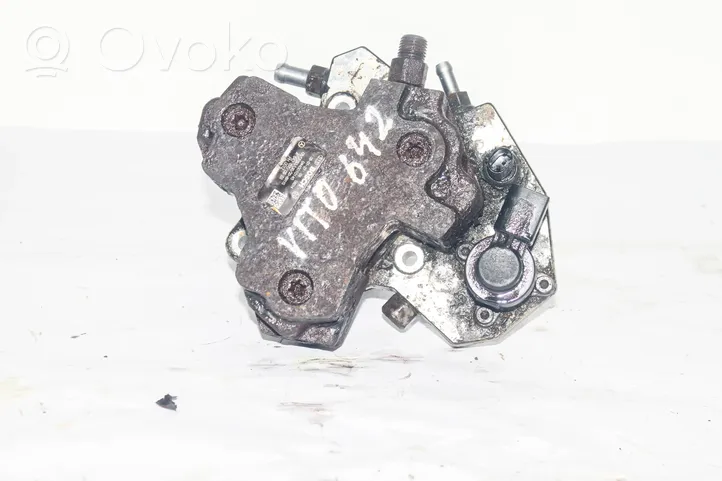 Mercedes-Benz Vito Viano W639 Polttoaineen ruiskutuksen suurpainepumppu a6420700501