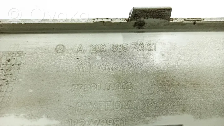 Mercedes-Benz CLC CL203 Modanatura separatore del paraurti anteriore A2038854321