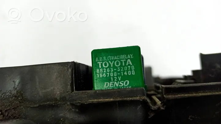 Toyota Prius (XW20) Drošinātāju kaste (komplekts) 8826332070