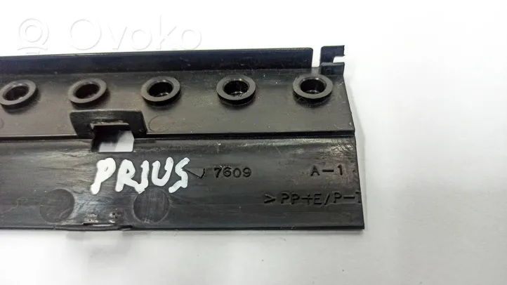 Toyota Prius (XW20) Otros repuestos del interior 9609A1