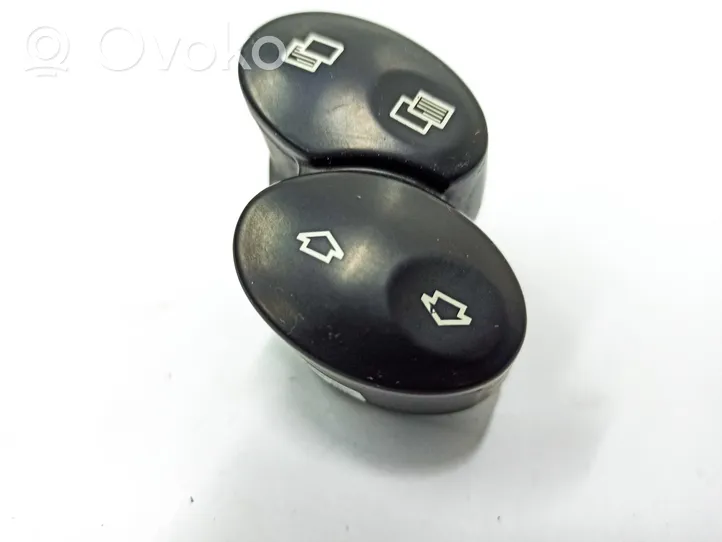 Mercedes-Benz CLK A209 C209 Boutons / interrupteurs volant A2308202310