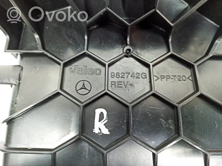 Mercedes-Benz R W251 Sisälämmityksen ilmastoinnin korin kokoonpano A2518300303